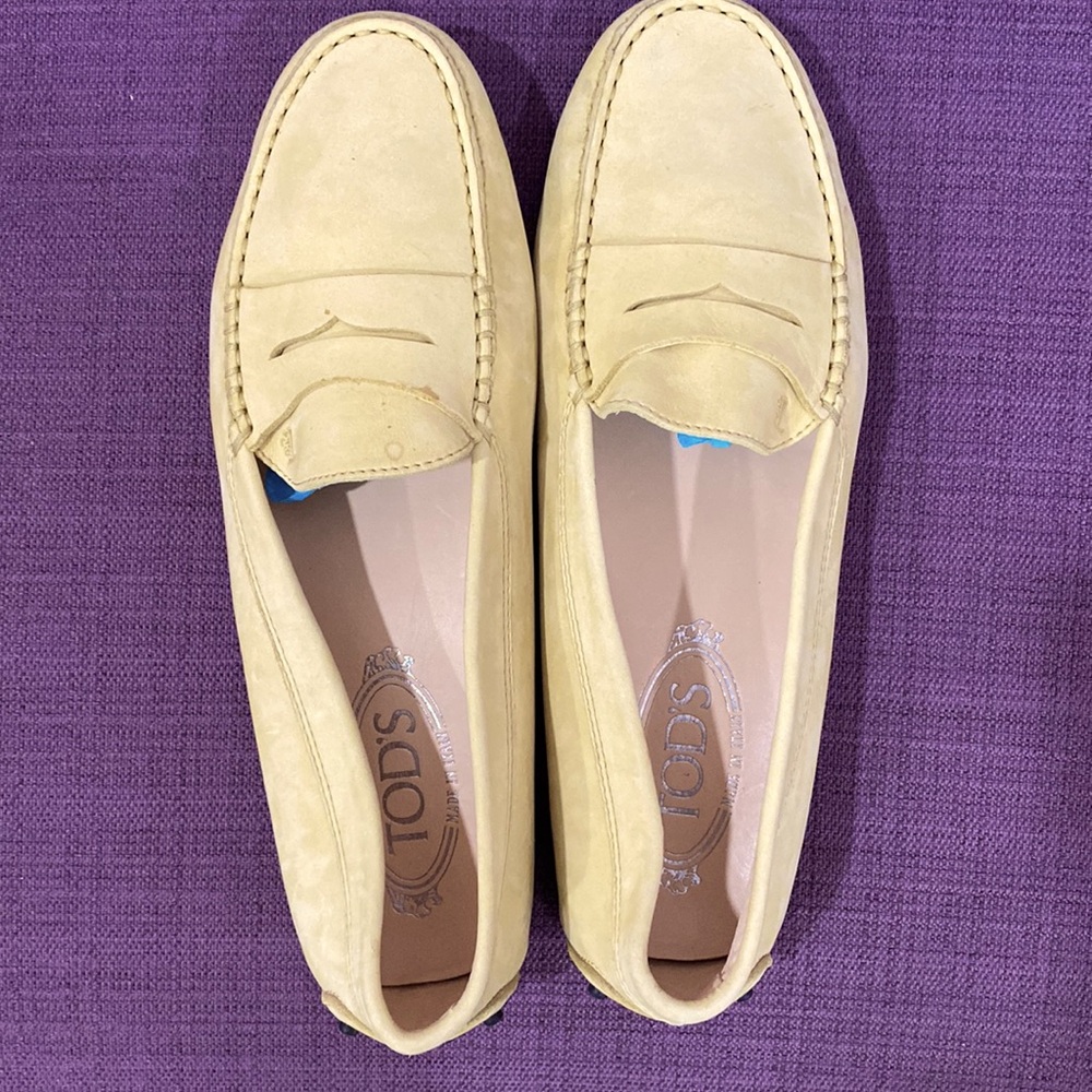 TODS Gommino yellow leather loafer Size 8 - worn once